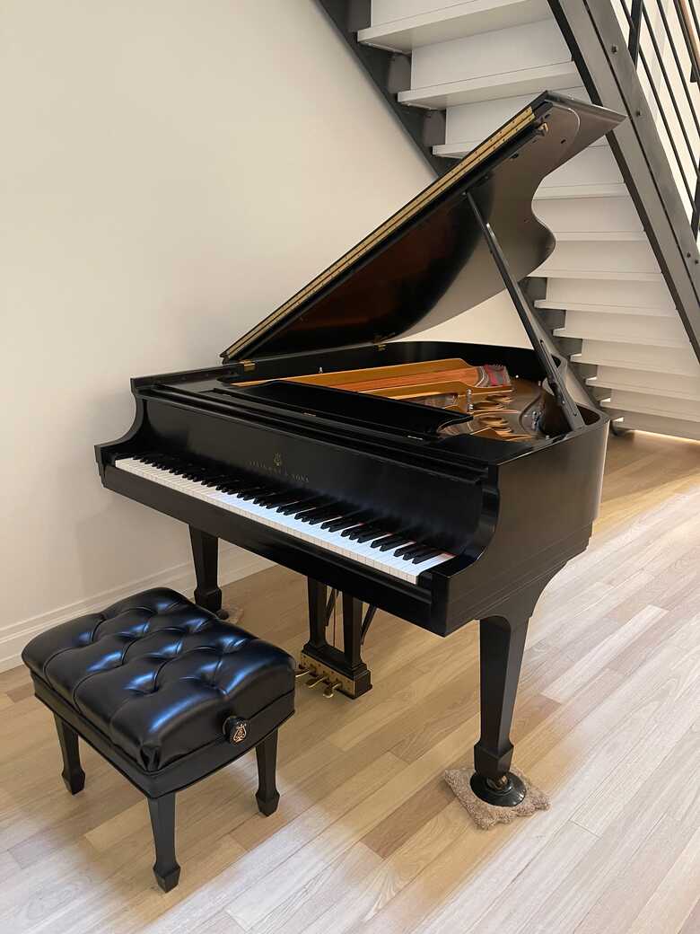 2000 Steinway Grand Piano Model L | Ebony 