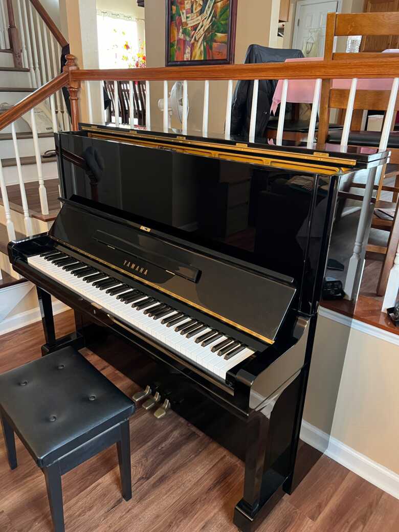 YAMAHA U3 52” piano in excellent condition