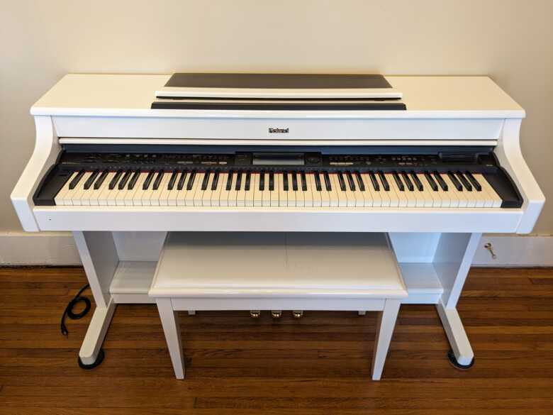 Roland KR-575 Digital Piano In Great Condition