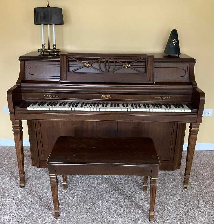 Wurlitzer Upright Piano Model 2725