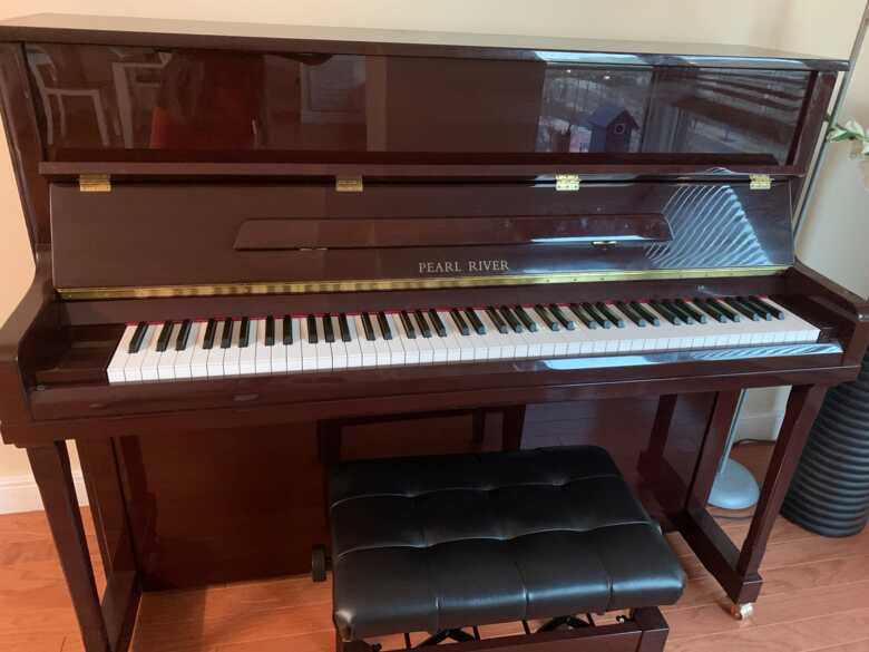 New Pearl River EU122 Piano (mint condition)