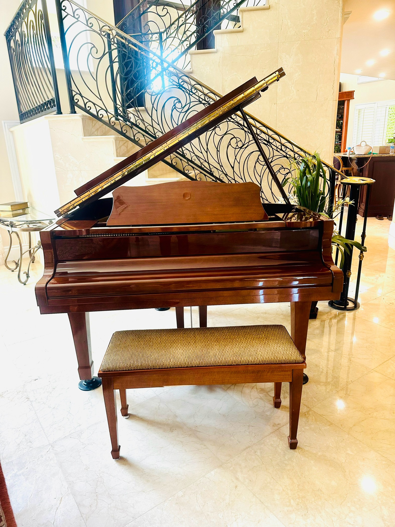 High Gloss Yamaha Baby Grand Piano