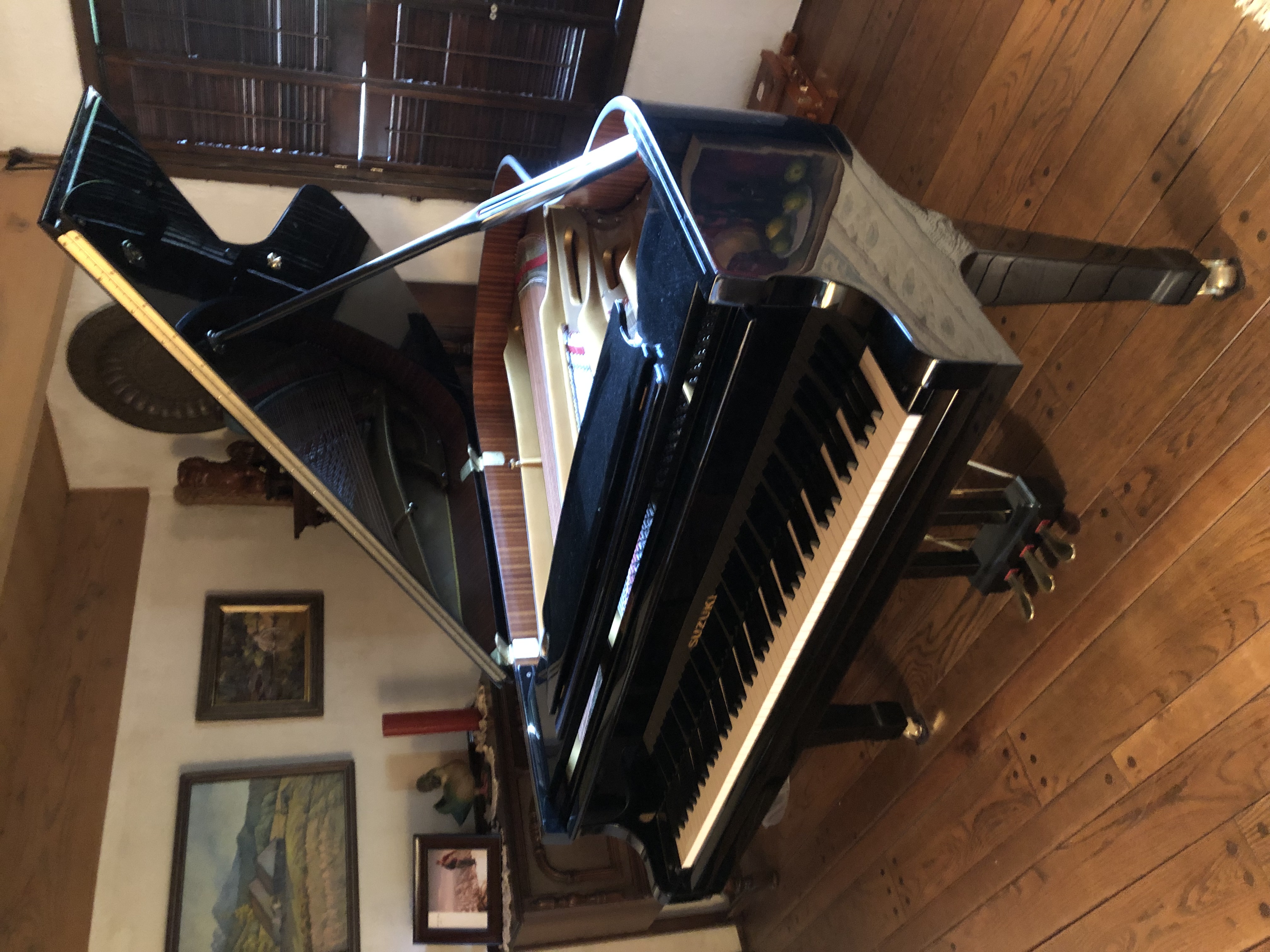 Beautiful Grand Piano, excellent condition