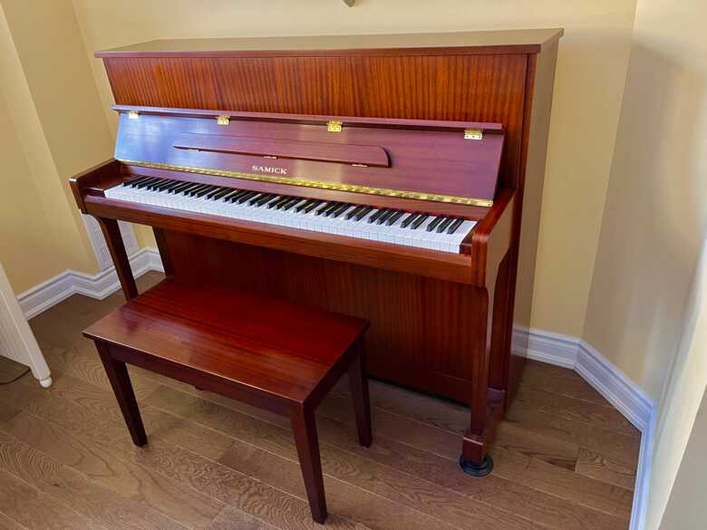 Samick JS-115 Upright Piano with Bench