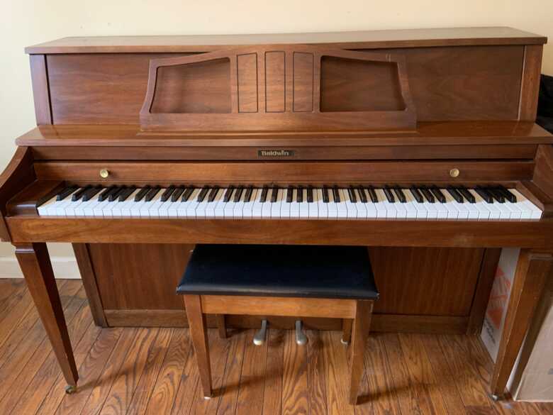 Baldwin Upright Piano brown 