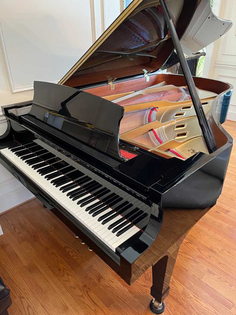 Steinway Boston Grand Piano like new
