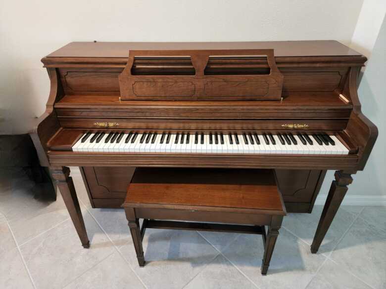 Srory & Clark console piano 