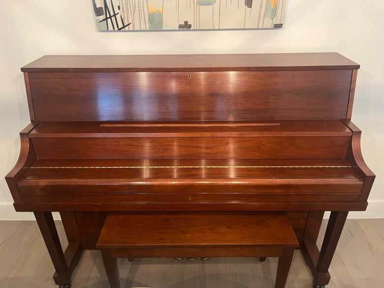 Yamaha P22 Upright Piano - Excellent Condition
