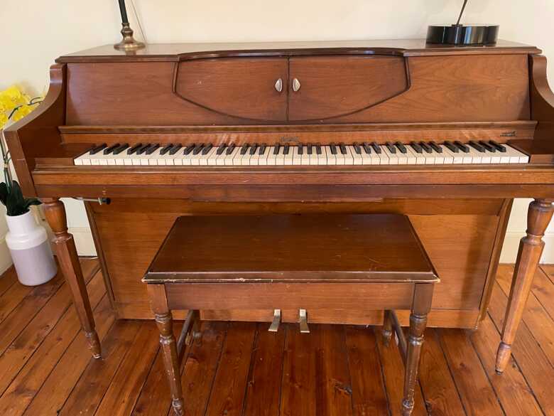 Player piano and 6 rolls