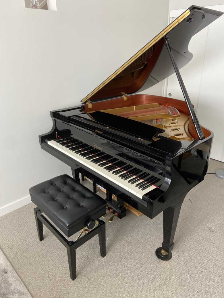 Boston GP 163 Grand Piano with chair, Excellent Condition