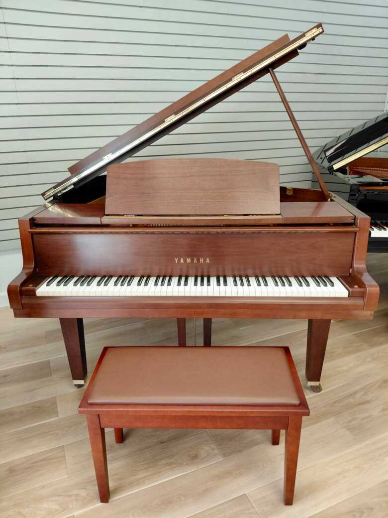 Yamaha GH1 Baby Grand Walnut