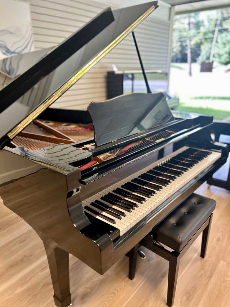 Yamaha Model C7