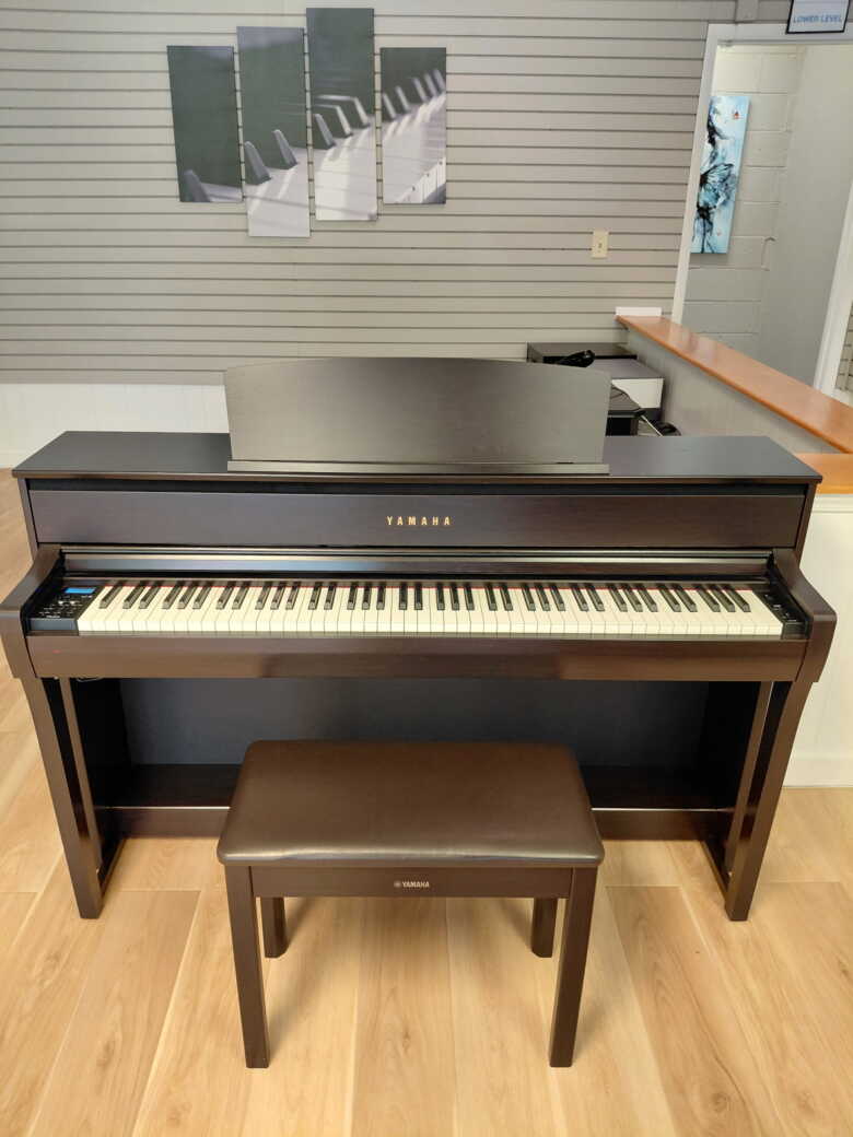 Yamaha CLP-675 Digital