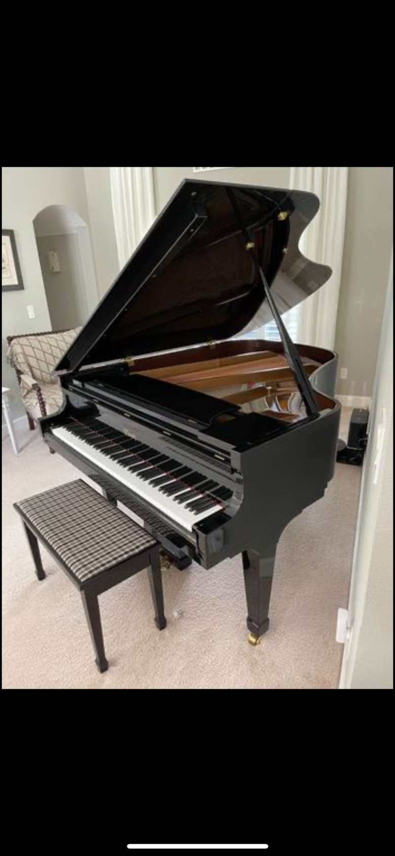 Essex Grand Piano EGP-173 in excellent condition 
