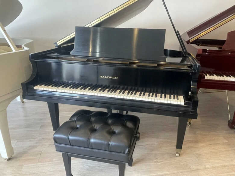 1975 Baldwin R 5'8 Satin Ebony Grand Piano