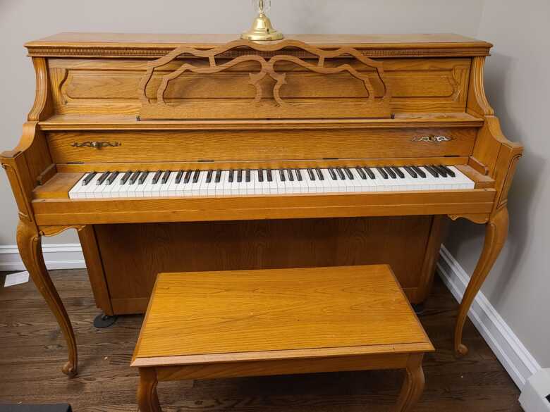 Yamaha Upright M500 CM Oak Piano For Sale