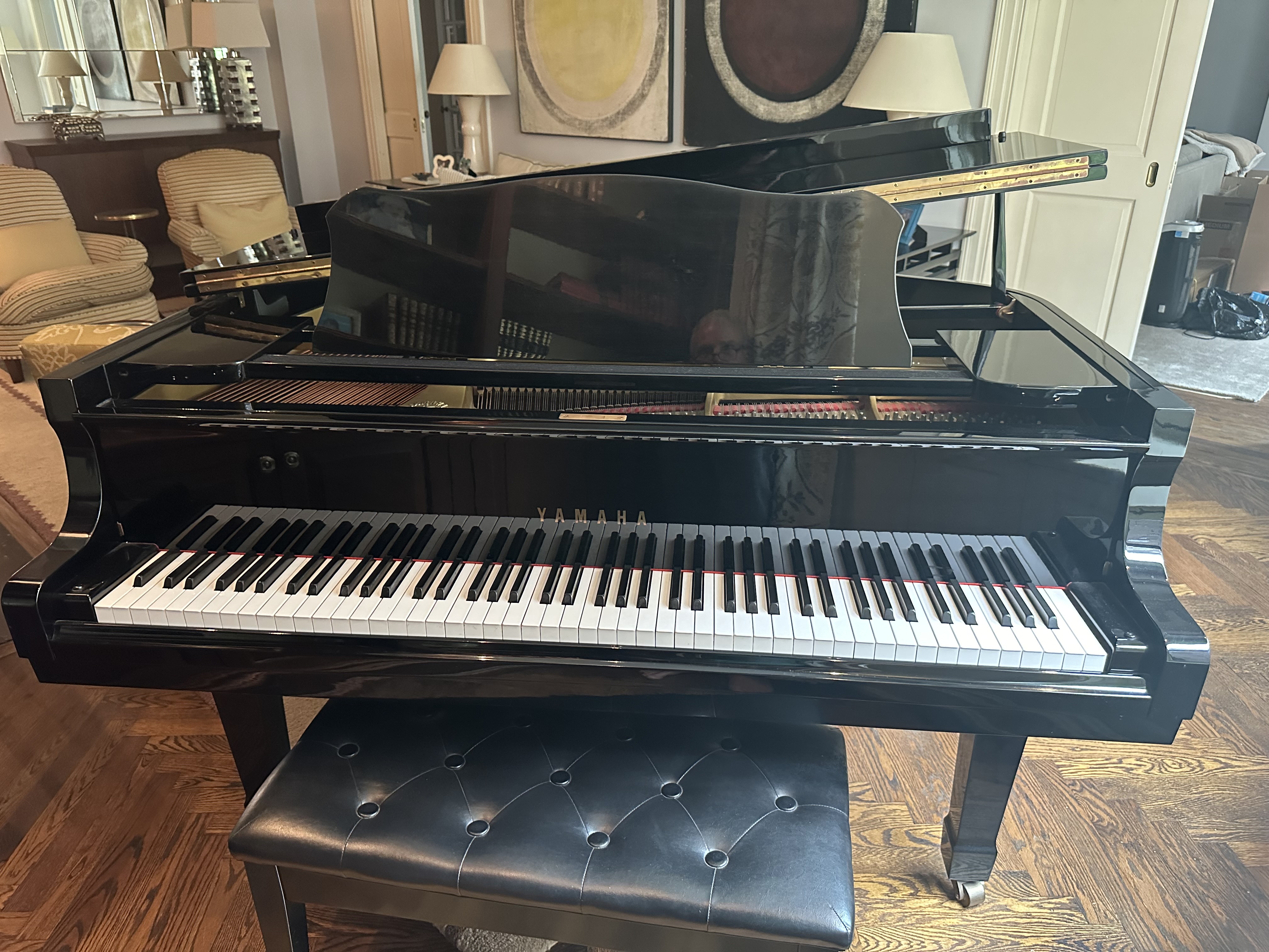 Beautiful Yamaha Ebony Grand Piano 