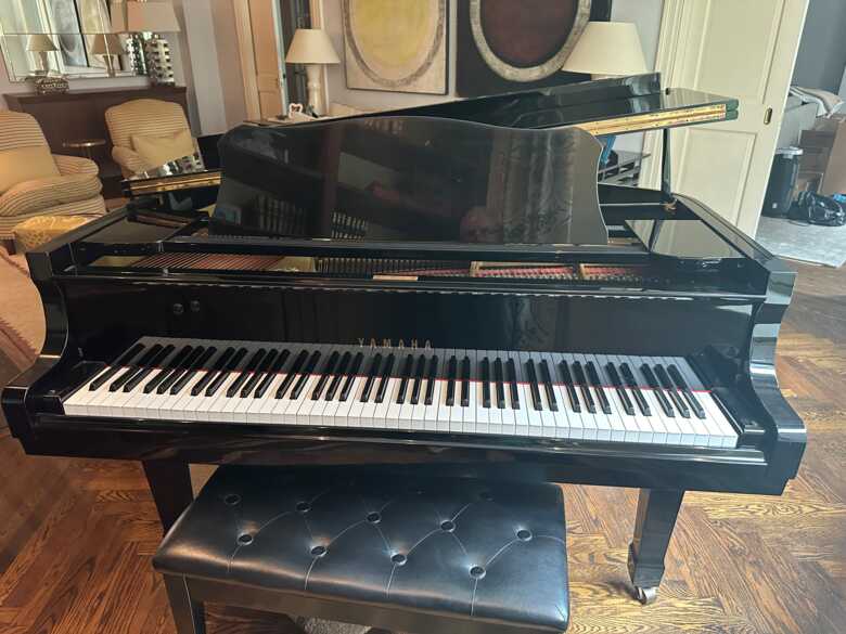 Beautiful Yamaha Ebony Grand Piano 