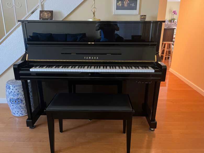 Yamaha Piano, Model MP1Z with Silent System 