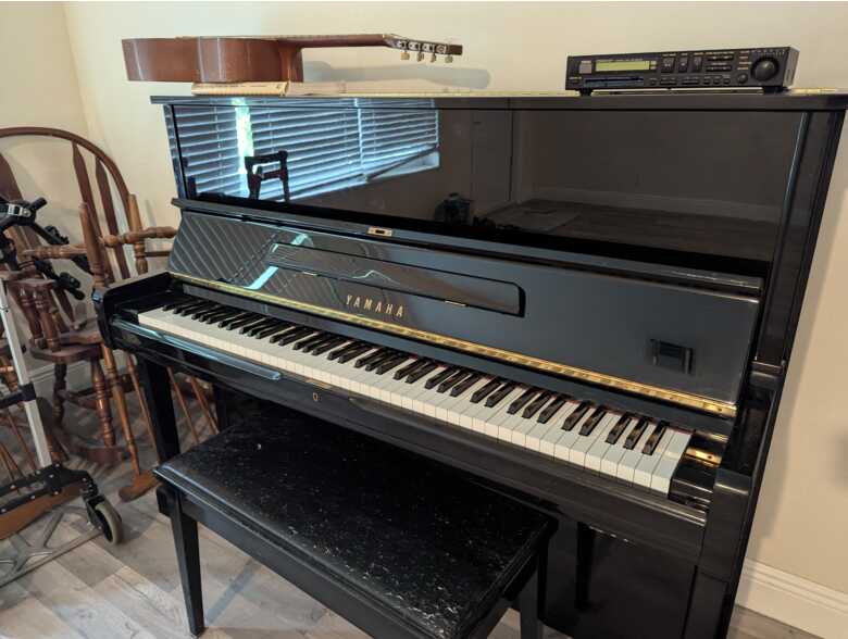 Yamaha Disklavier MX100IIXG (U1) in very good condition