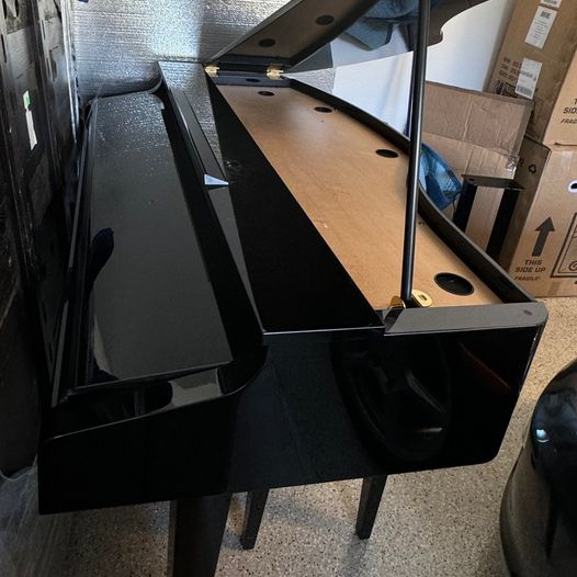 Roland KR-977 Digital Intelligent Baby Grand Piano