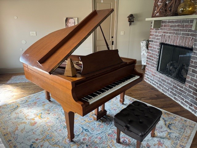 Kawai Walnut Baby Grand