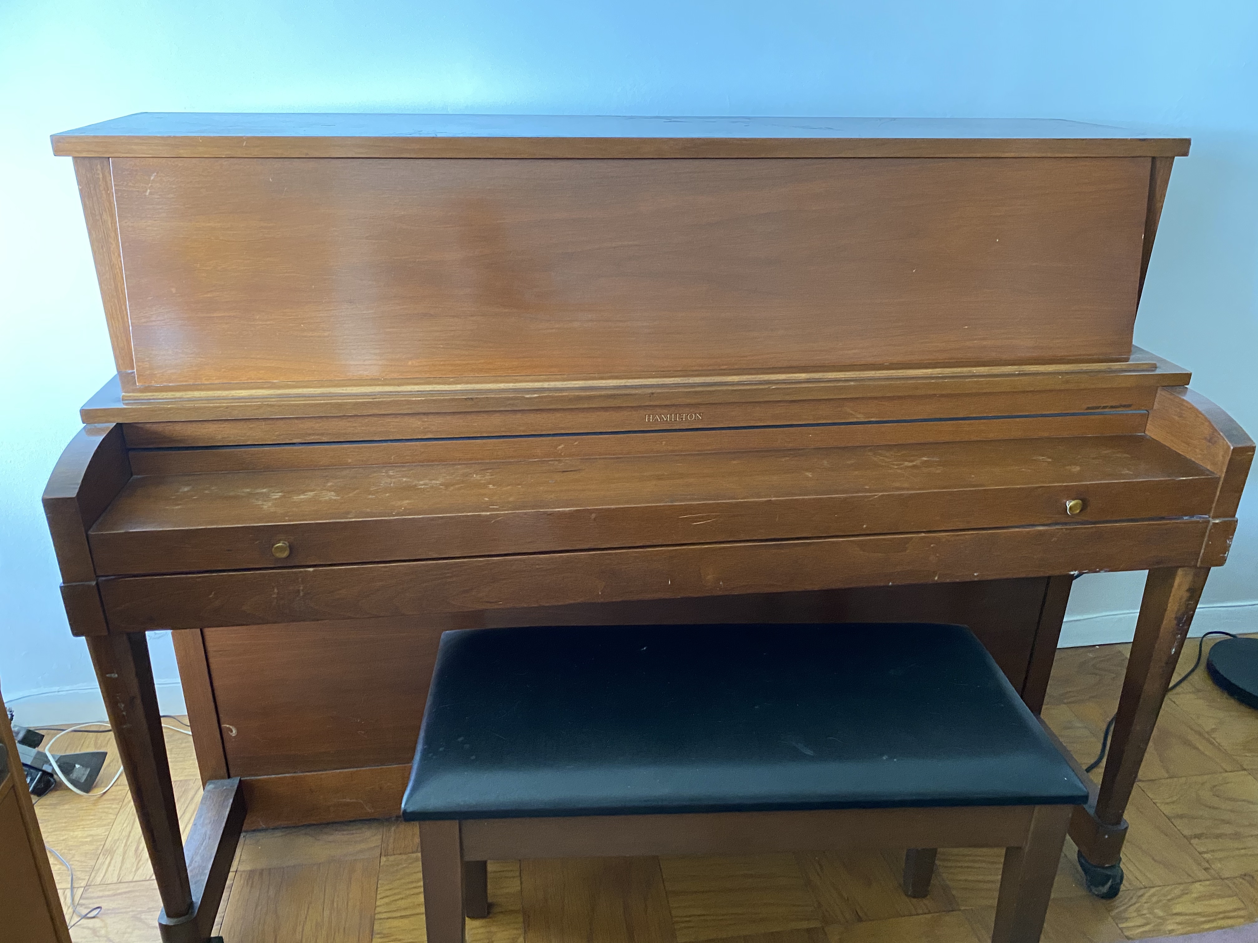 Vintage Hamilton Upright, great condition. Price negotiable.