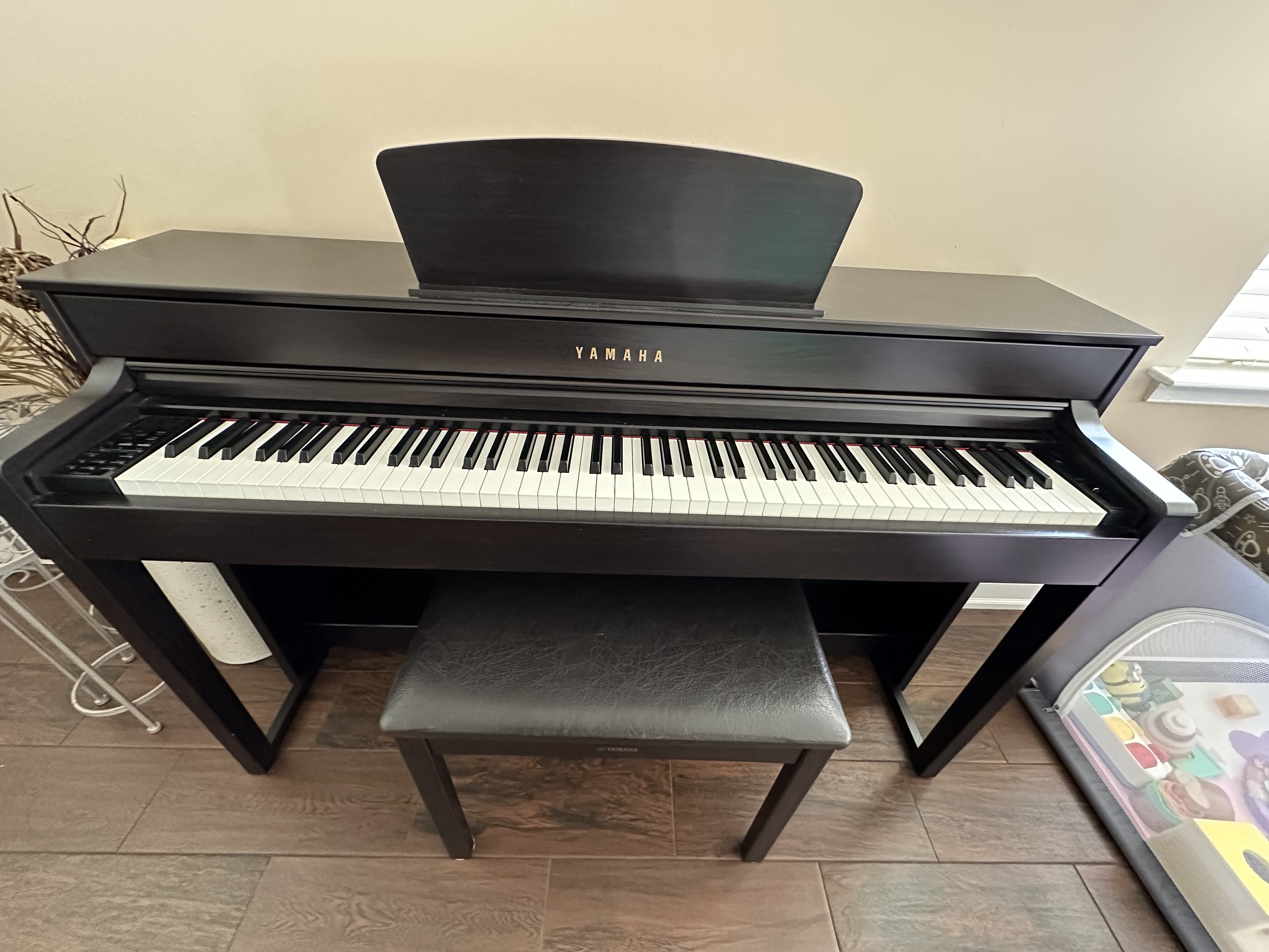 Perfect Condition Yamaha CLP-535N 