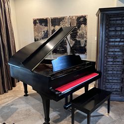 Impressive Kawai 6‘1“ grand (Satin finish) with artist bench