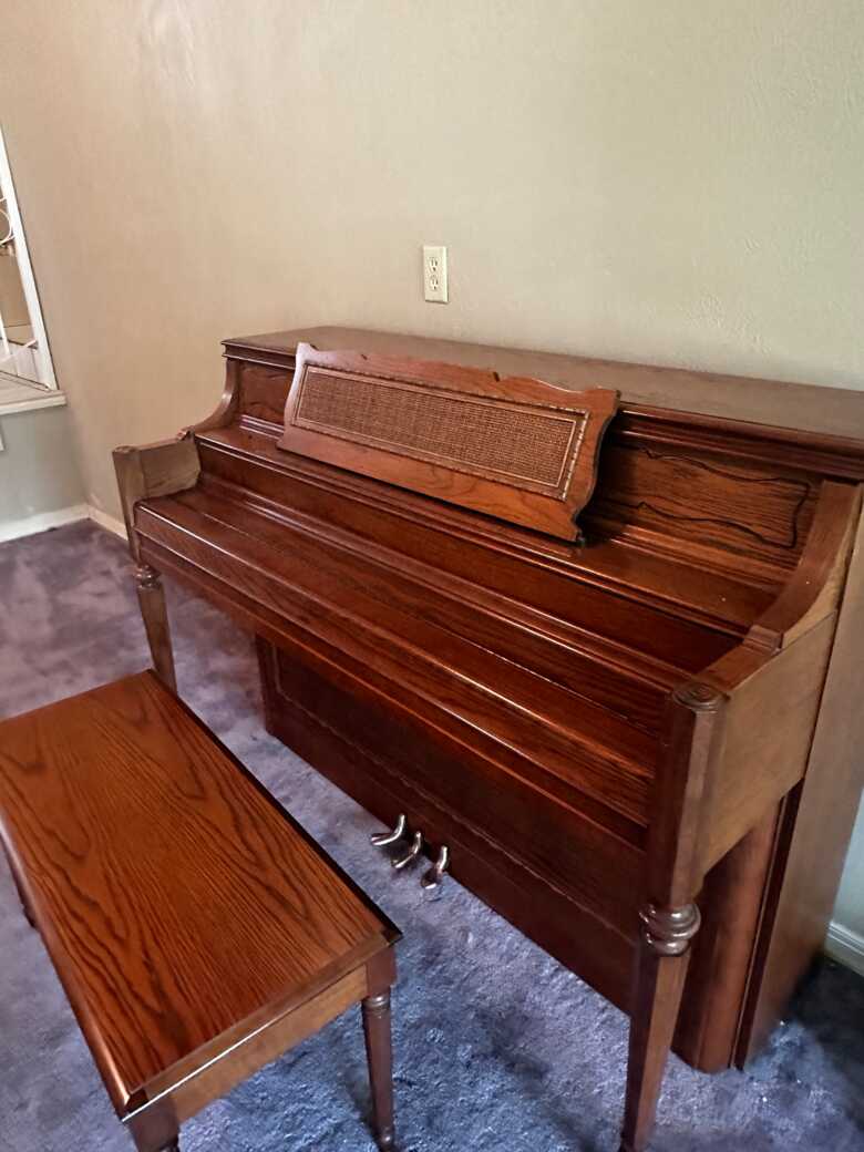 Yamaha M212 Oak Piano, One Owner