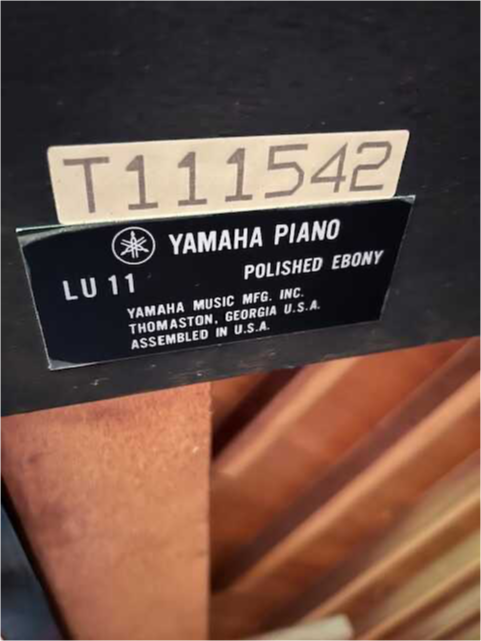 LIGHTLY USE YAMAHA UPRIGHT