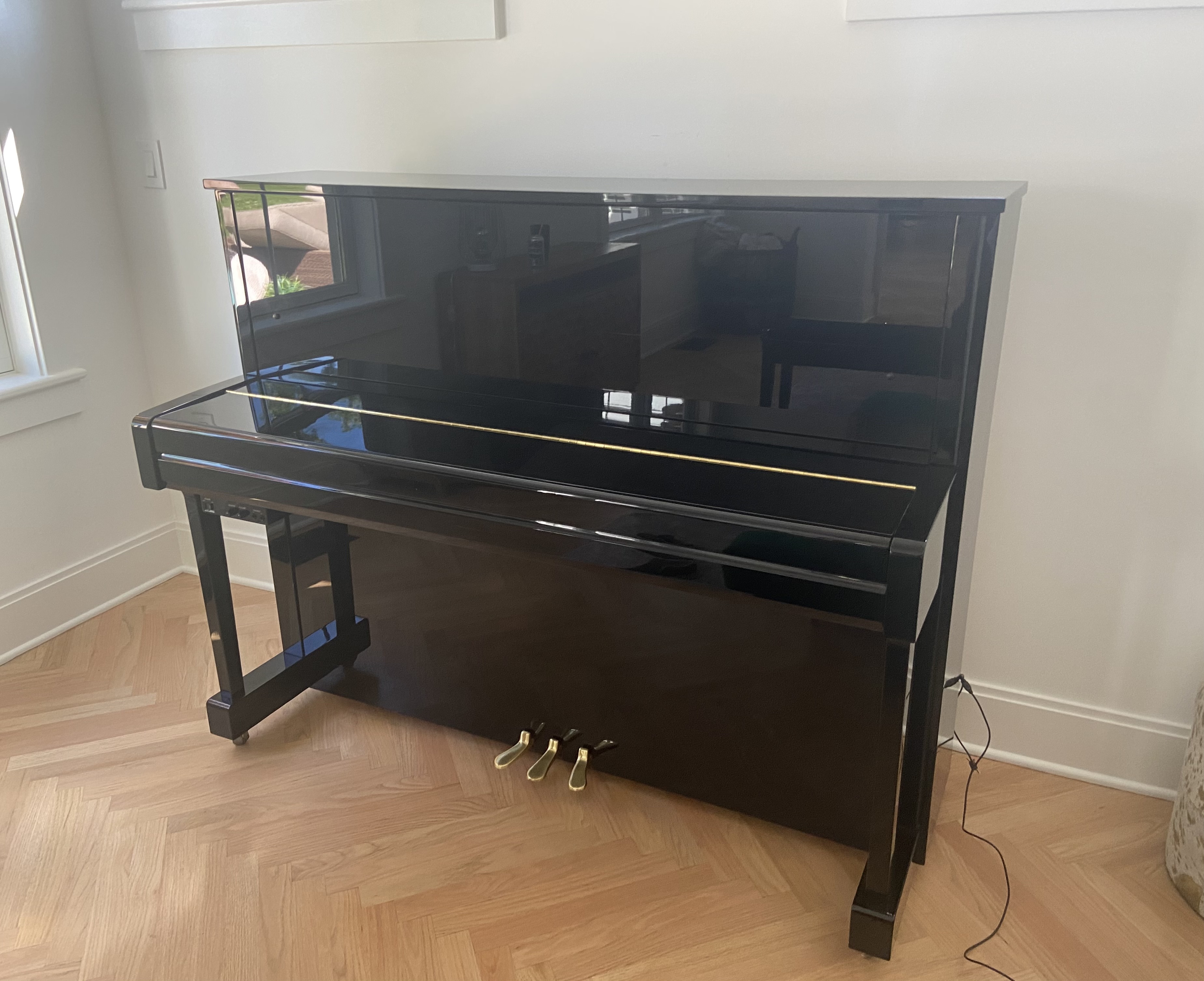 Yamaha Upright Piano -  B3-Silent PE - immaculate 