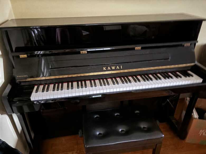 Kawai upright piano for sale - excellent condition 