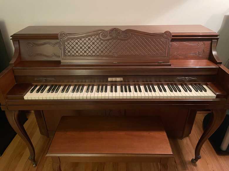 Excellent Baldwin Console Piano with Bench