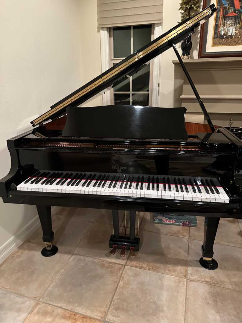 Baby Grand piano   Downsizing  must sell immediately