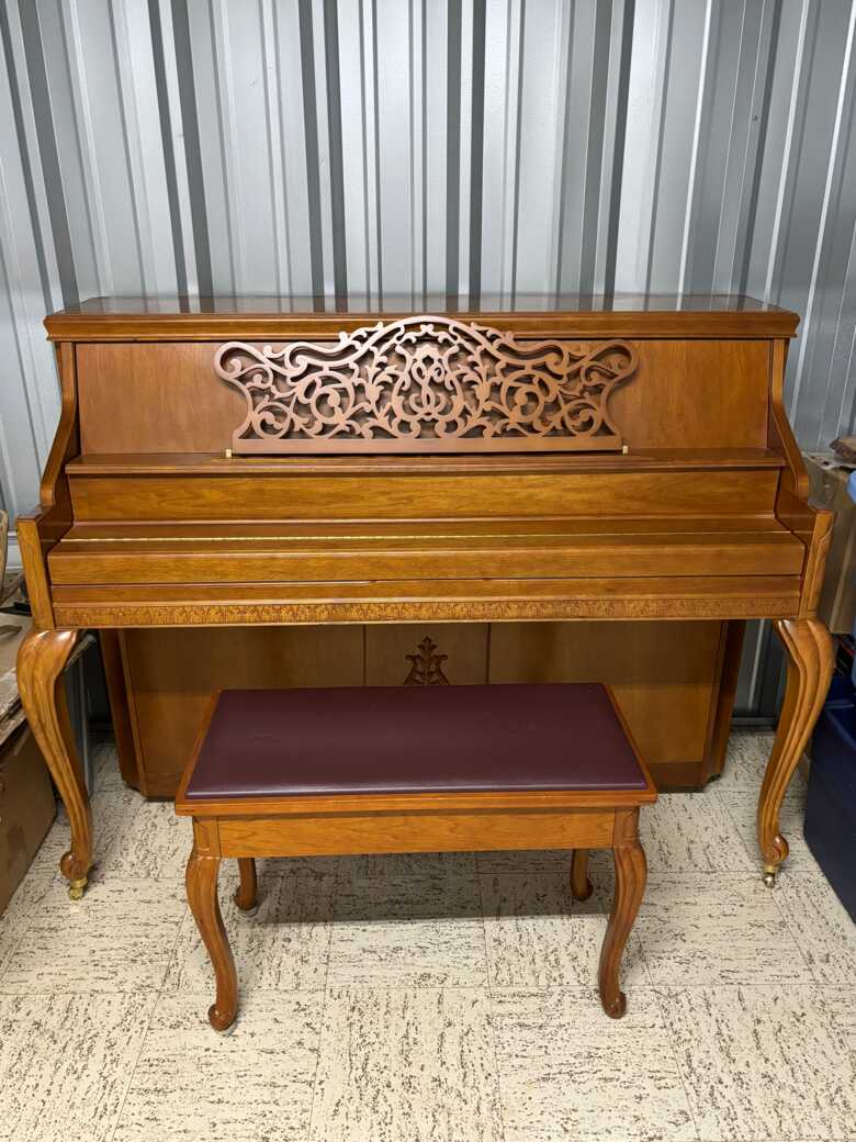 2005 Story and Clark upright piano 