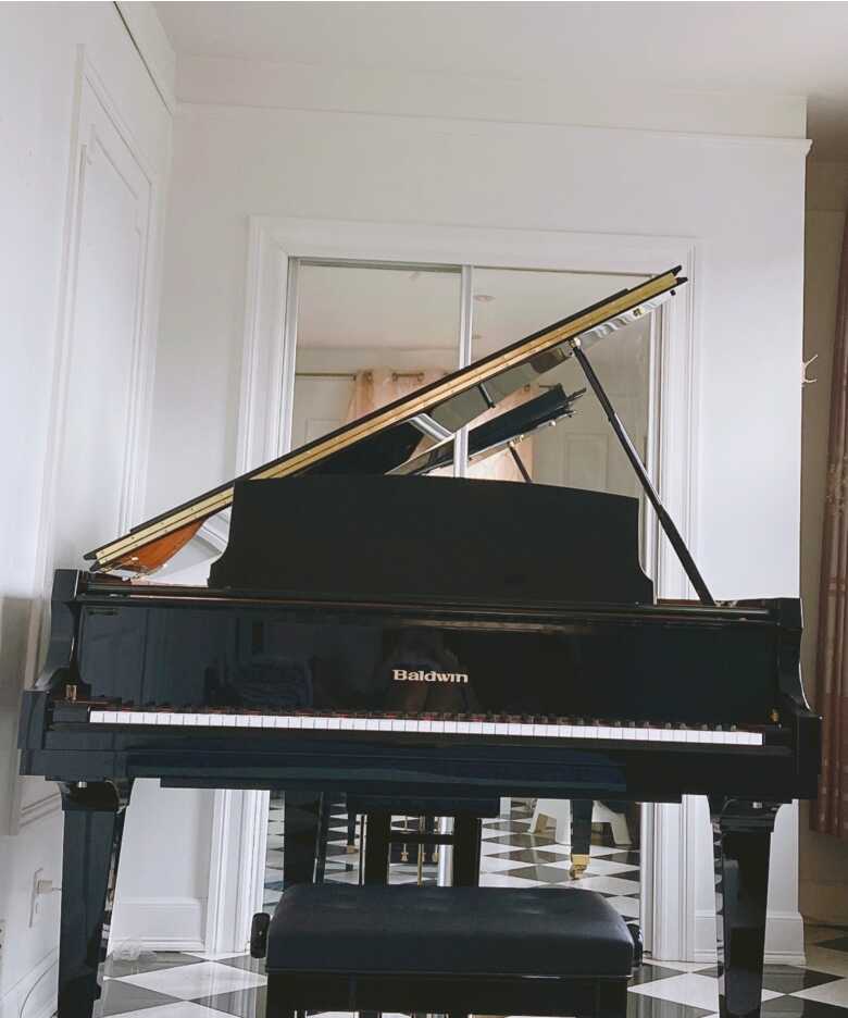 incredible sound! 3 yrs baldwin bp148 baby grand