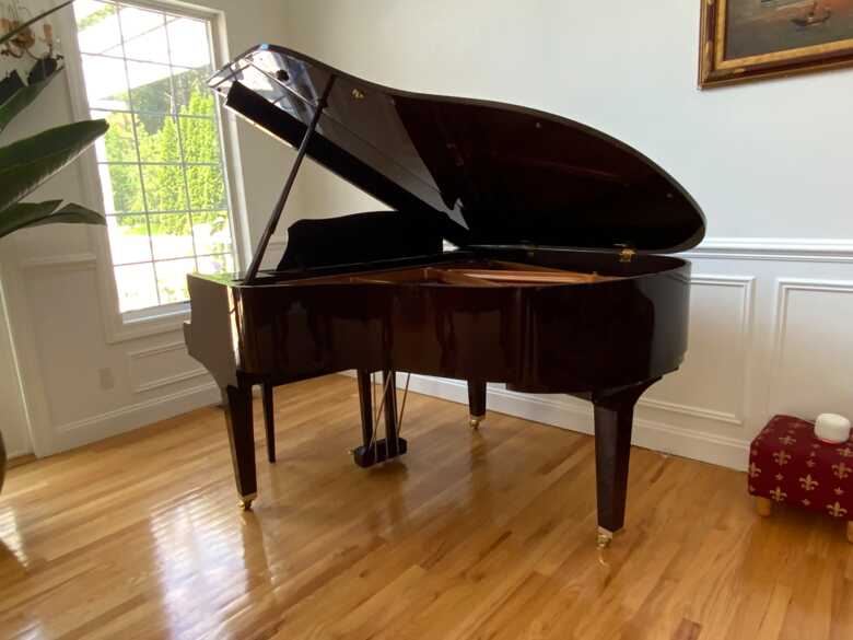 Yamaha baby grand piano in great condition 