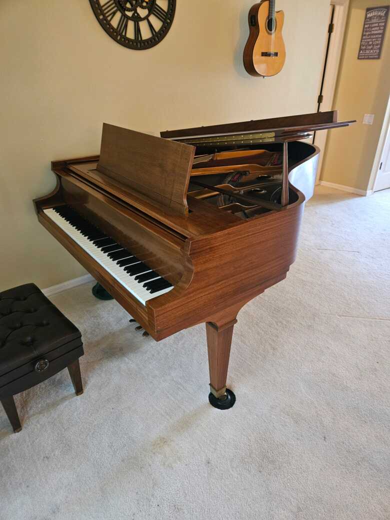 Well Maintained Model L Grand Piano