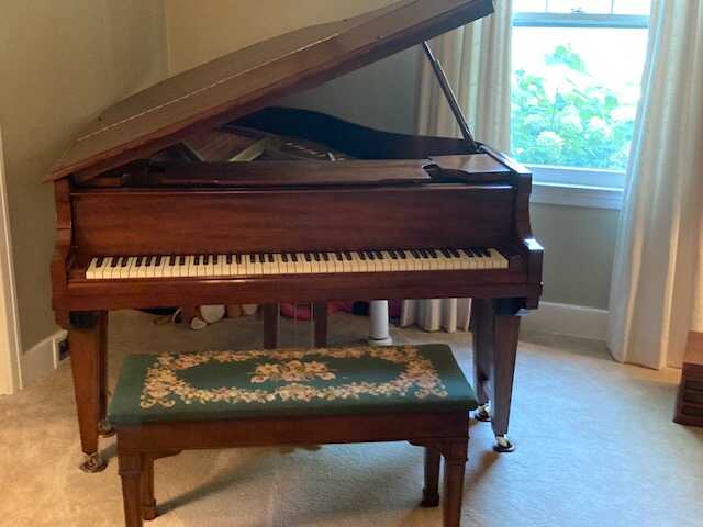 Kurtzmann Baby Grand Piano