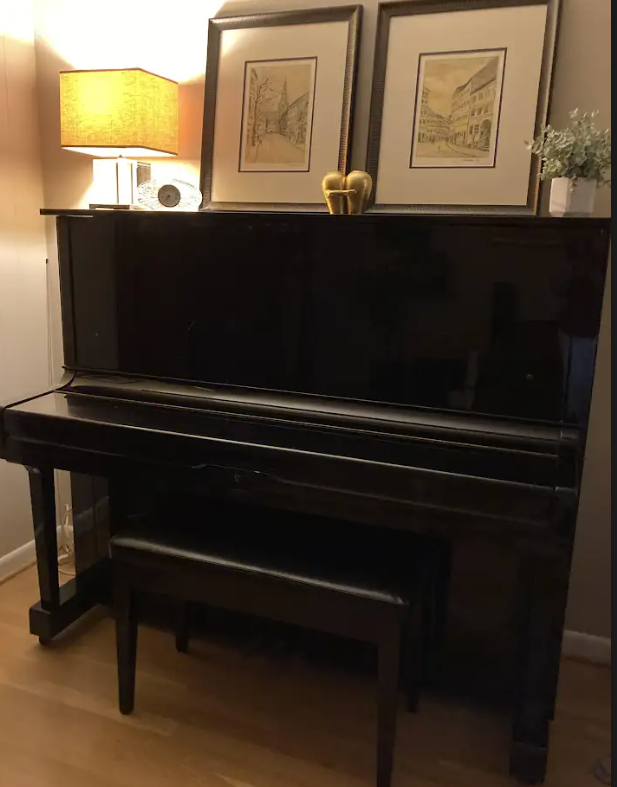 Black Ebony Young Chang Upright Piano for Sale 