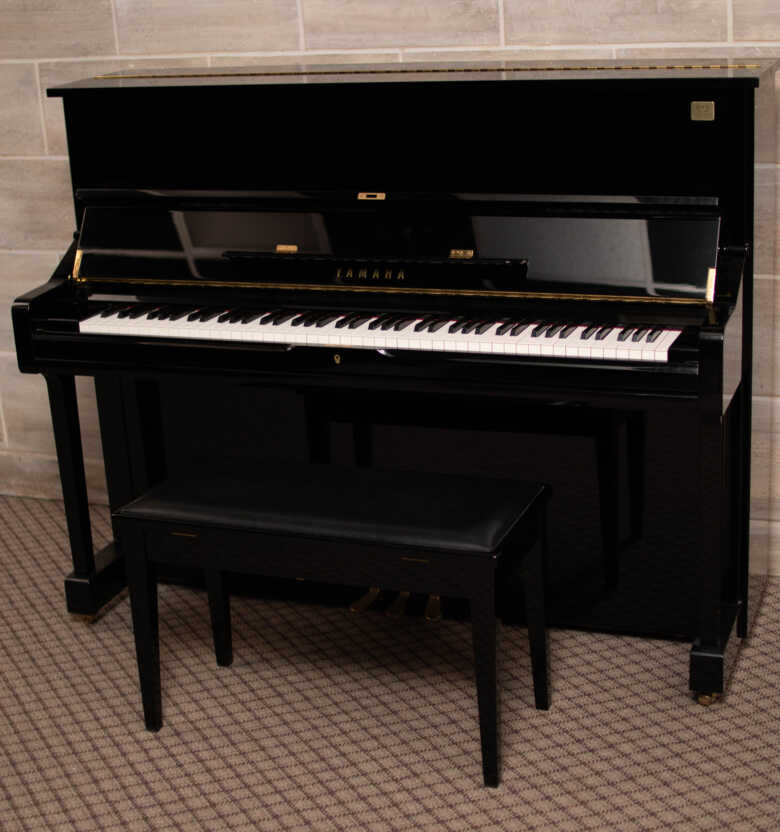 Stunning Yamaha U1 2000 Upright Piano