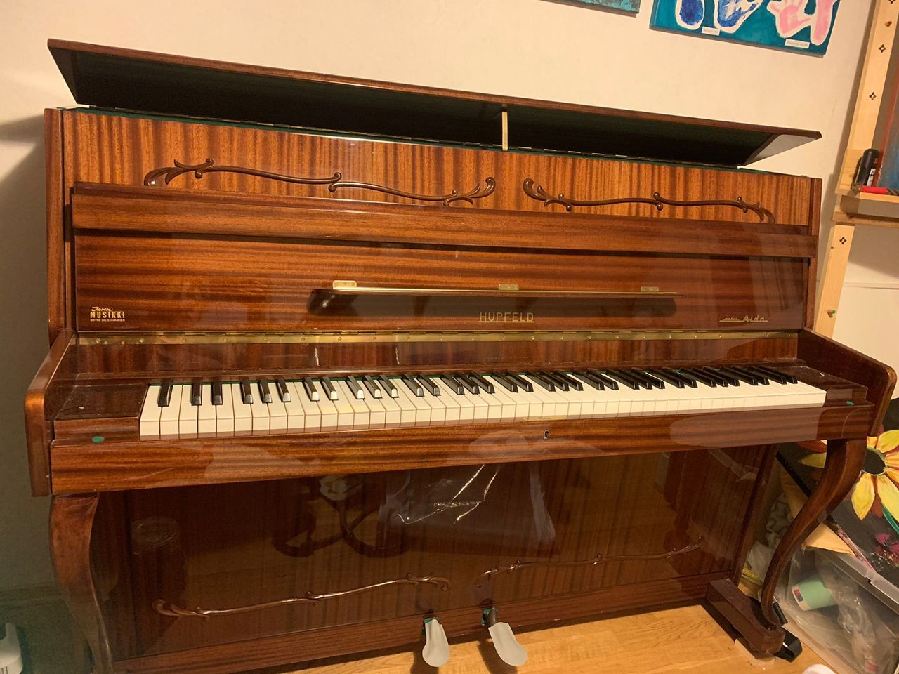 For Sale: Beautiful HUPFELD Aida Piano - 1991, High Gloss Fi