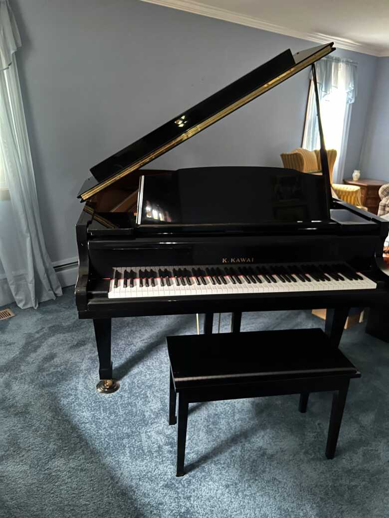 Beautiful Kawai grand piano great condition 