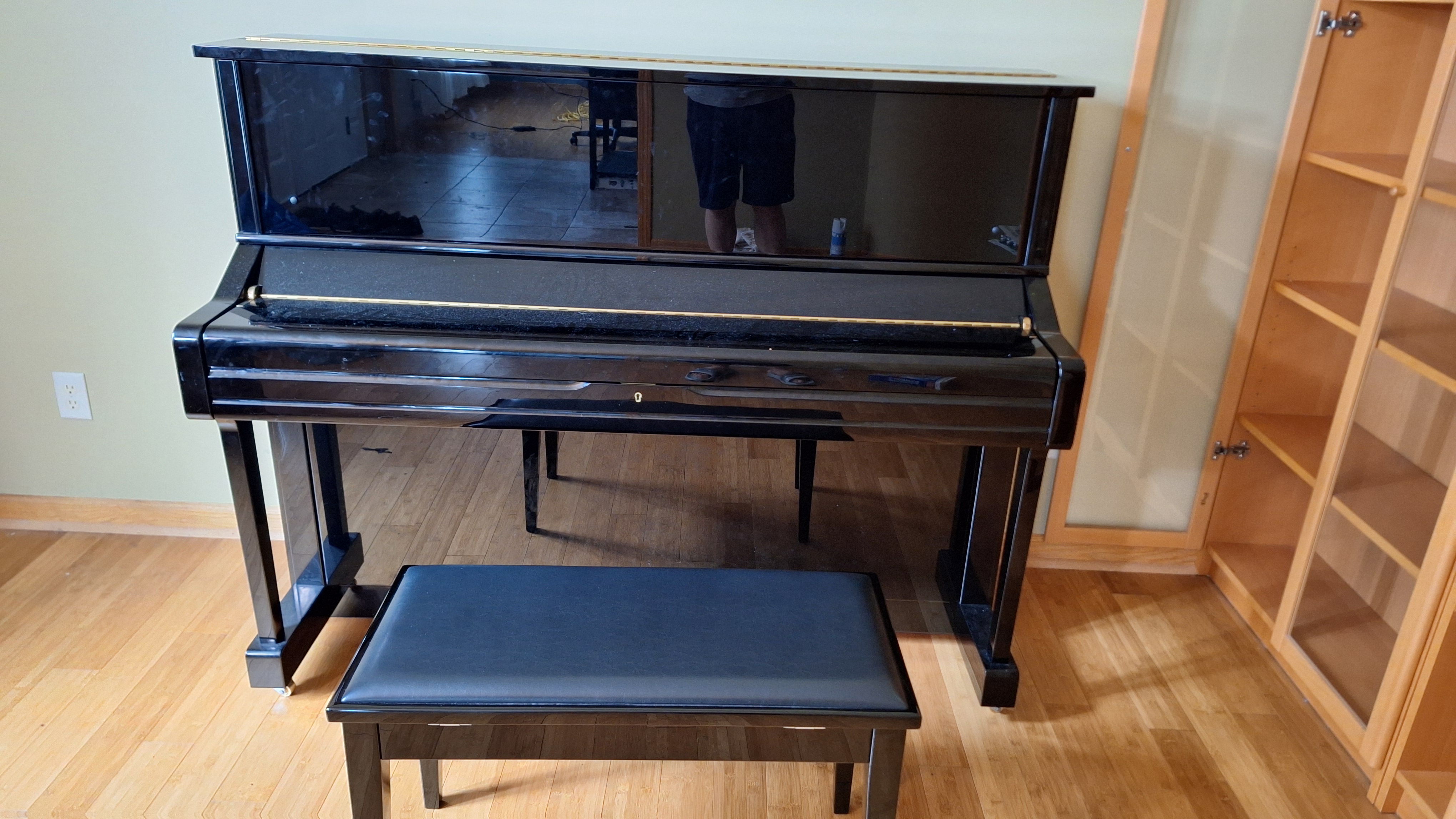 Yamaha U1 Polished Ebony (Like New)