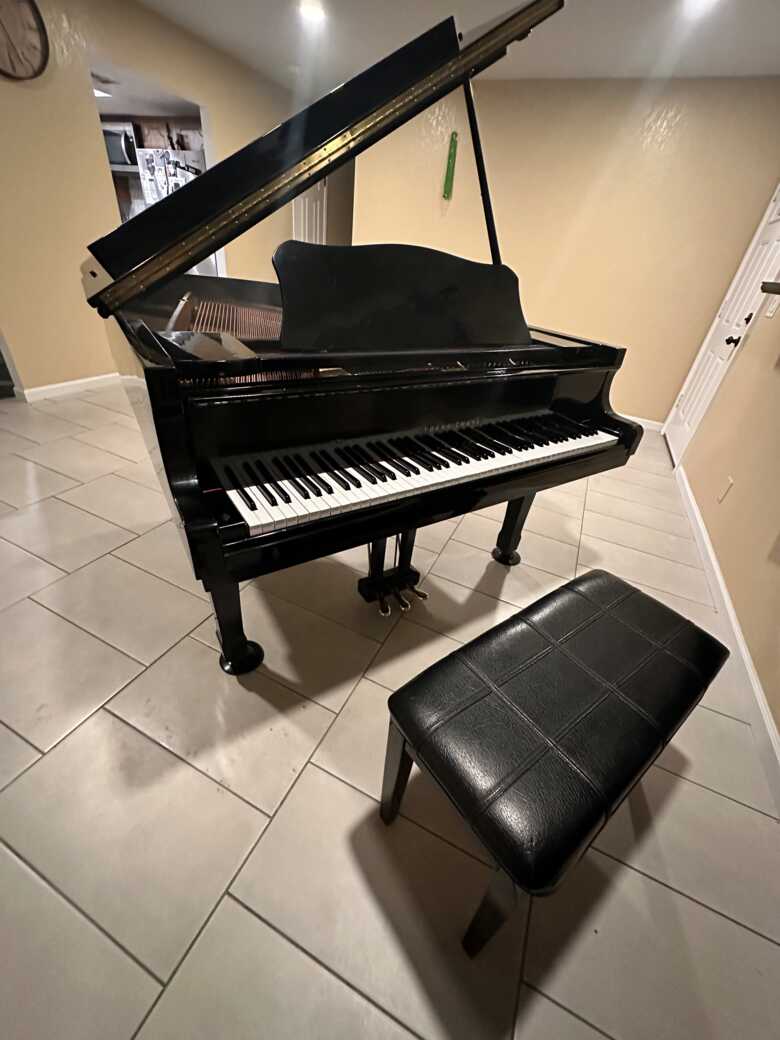 Young Chang Baby Grand Piano 