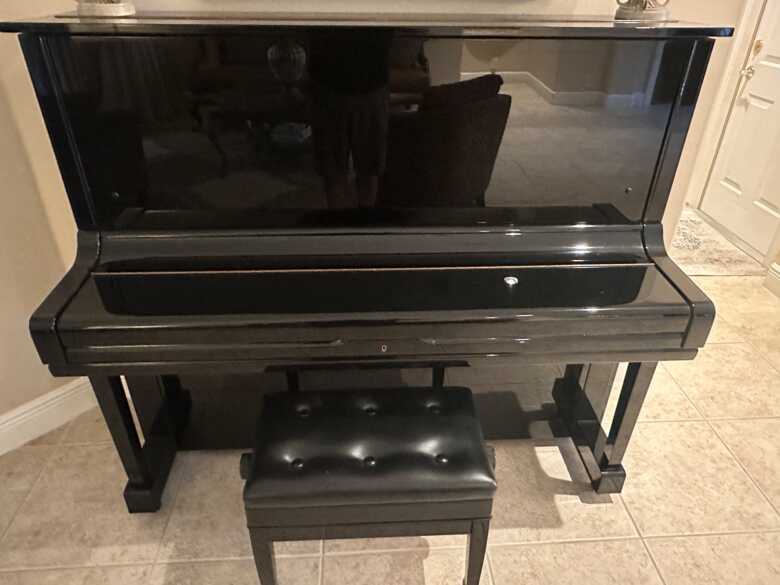 Yamaha U3 piano