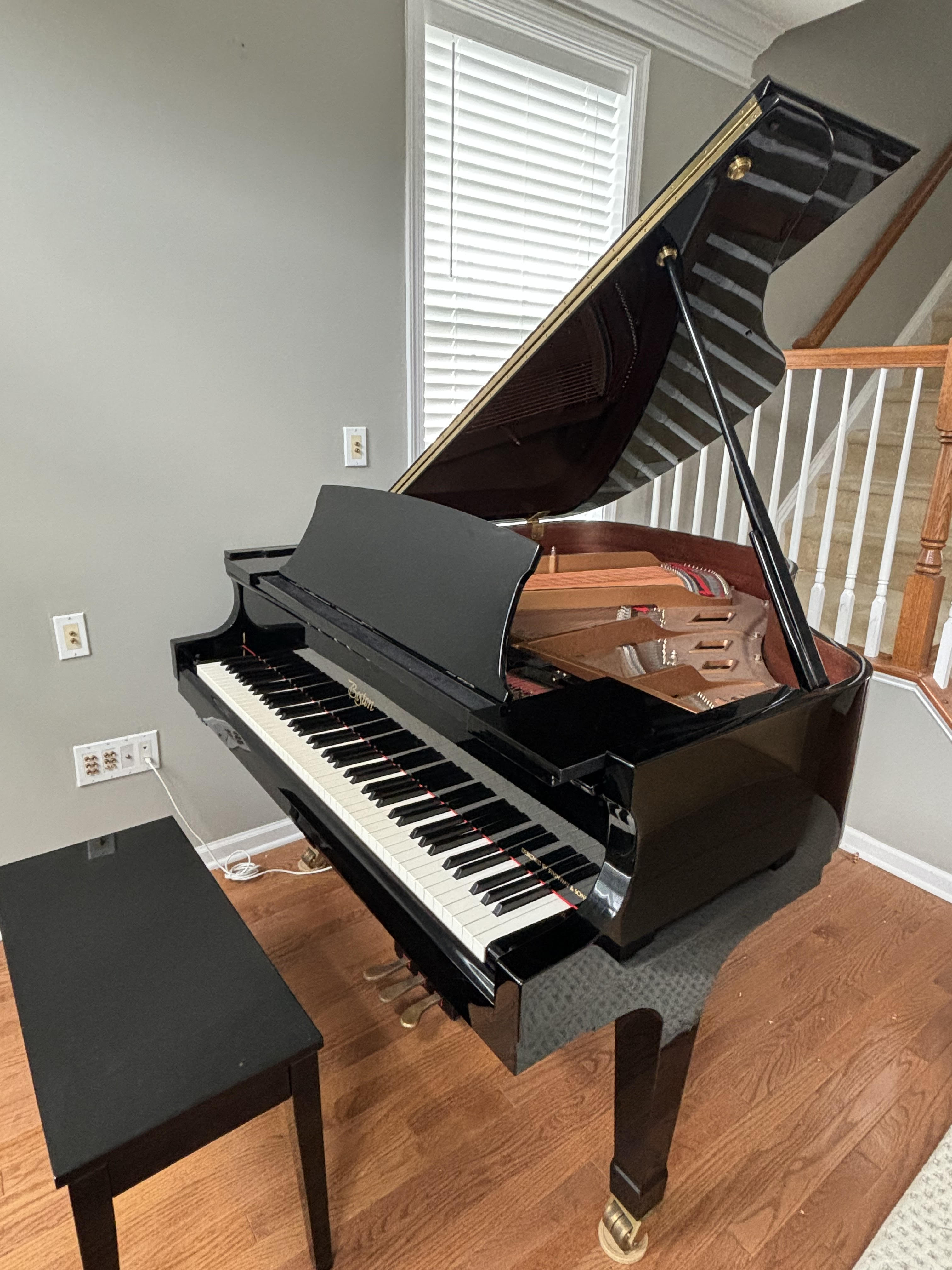 Boston Baby Grand in very good condition