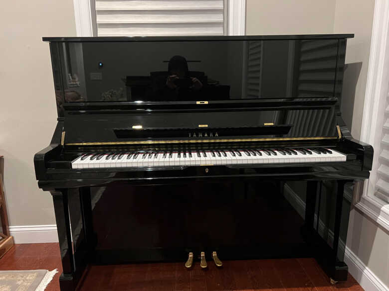 2021 Yamaha U3 upright with bench