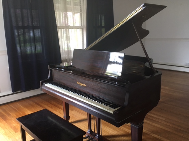 Knabe Baby grand